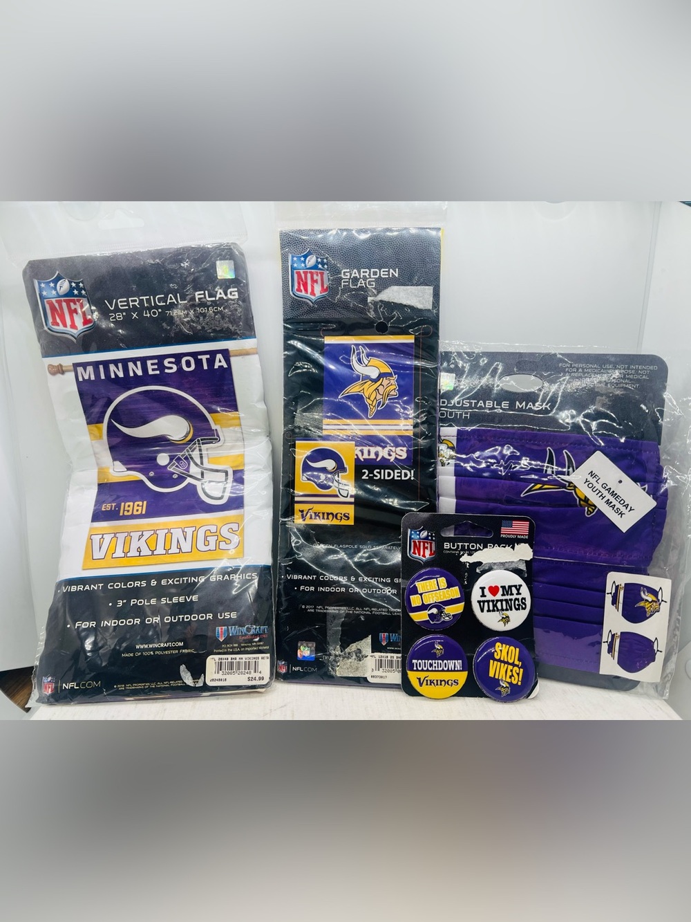 Minnesota VIKINGS LOT NFL Team Sports  Football FAN Button Pole Flag memorabilia